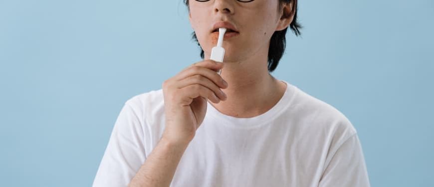 Bouton de fièvre : comment soigner et prévenir l'herpès labial ?